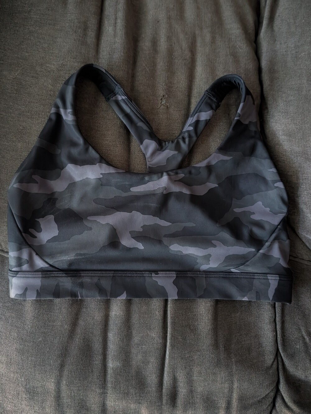 ComfortFit Camo Sports Bra - Gray/Black